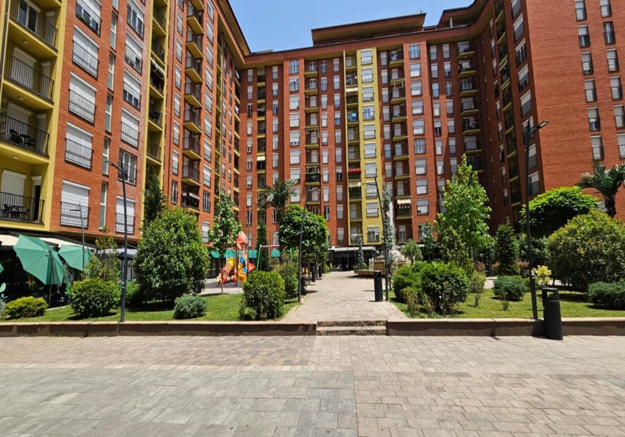 Cozy Apartment - 2 Bedrooms In The Best City Area. Феріжай Екстер'єр фото